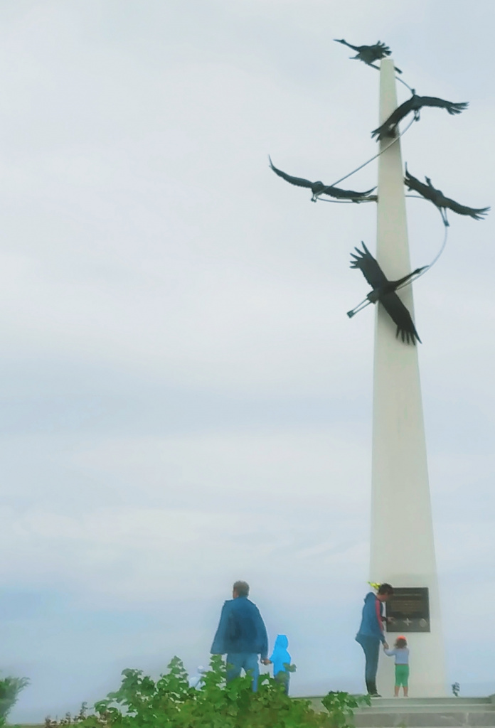 Памятник с журавлями на территории Самбекского музейного комплекса. Автор фото: Пугачева Т.Л.