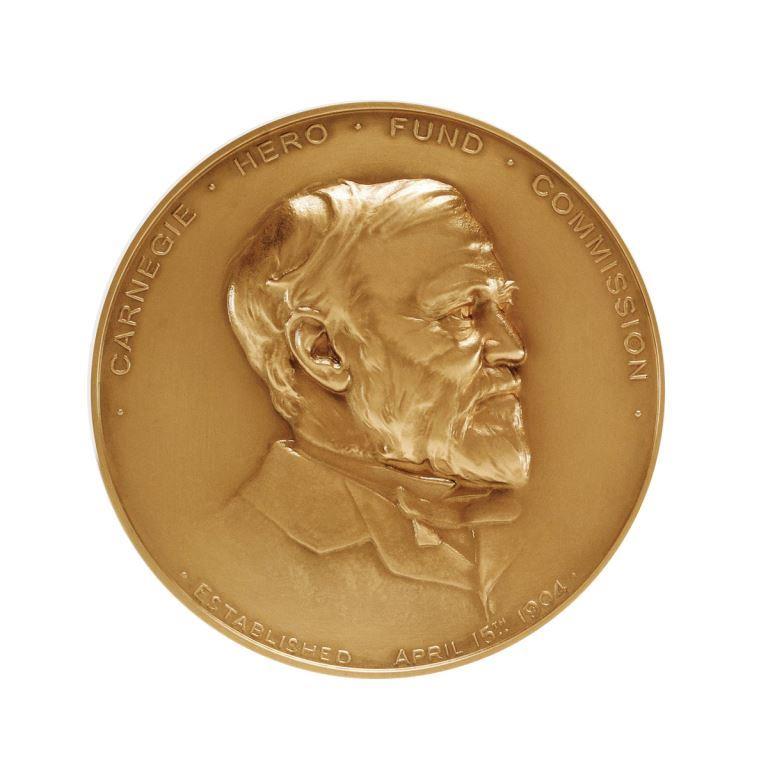 Нажмите для увеличения. Медаль Карнеги. Значки взяты с сайта Лаборатория фантастики  https://fantlab.ru/awards 